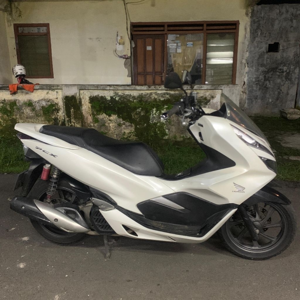 Honda PCX 150 Putih Tahun 2019 Lengkap STNK BPKB on
