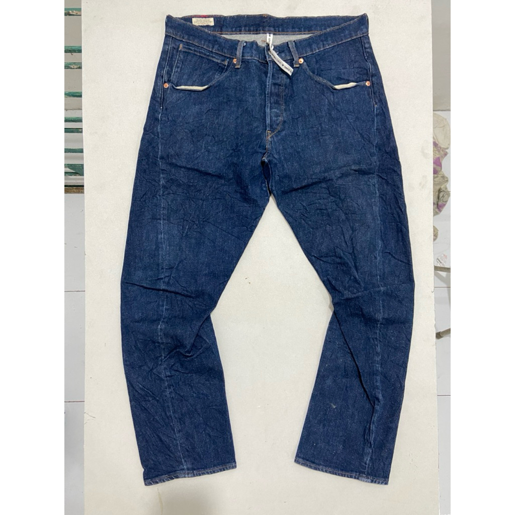 Celana Jeans Levi’s Engineered Twisted Preloved Second Original