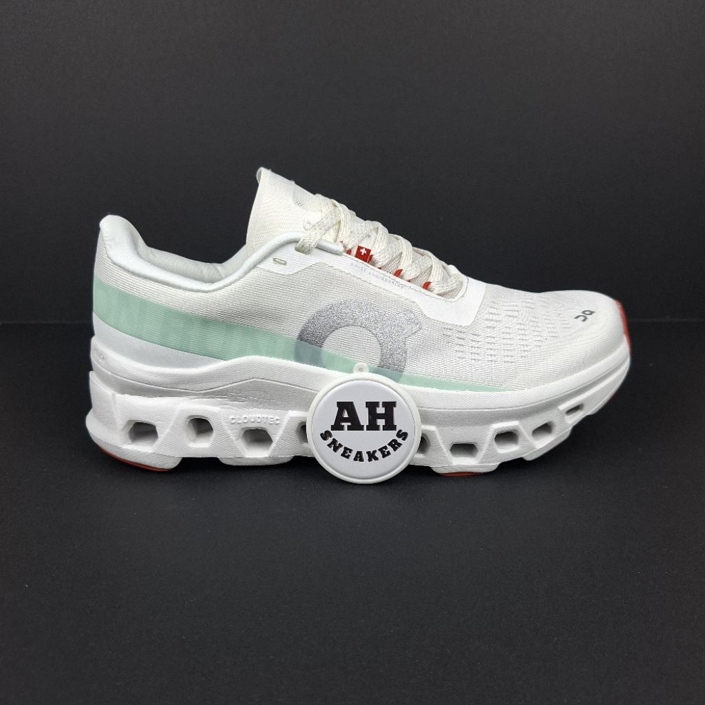 SEPATU LARI WANITA CLOUDMONSTER IVORY CREEK