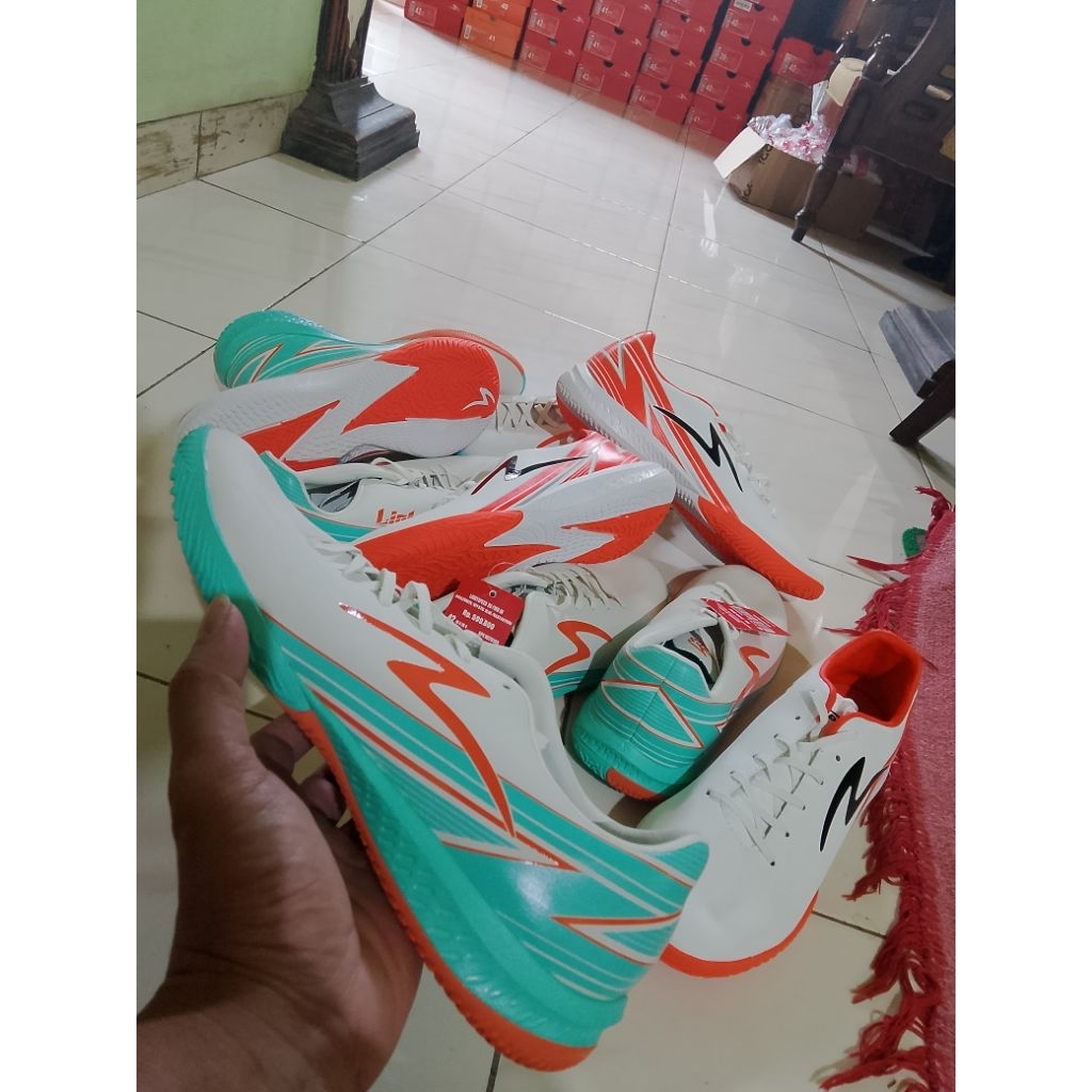 sepatu futsal specs lightspeed LS 20 IN