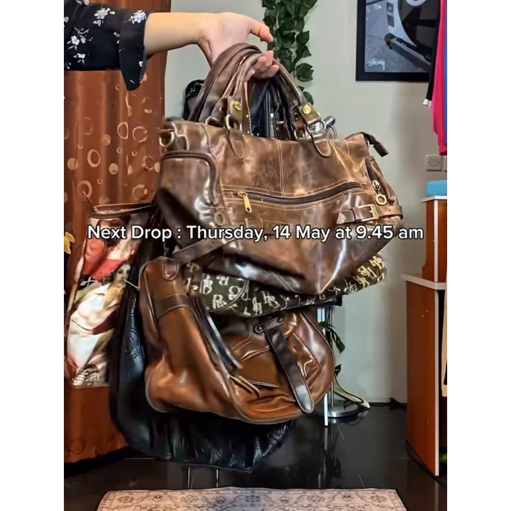 Batch 39 vintage y2k bag