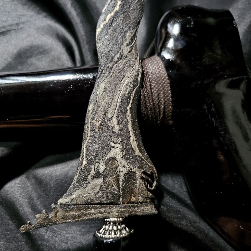 Keris Korowelang Luk 13 Pamor Buntel Mayit