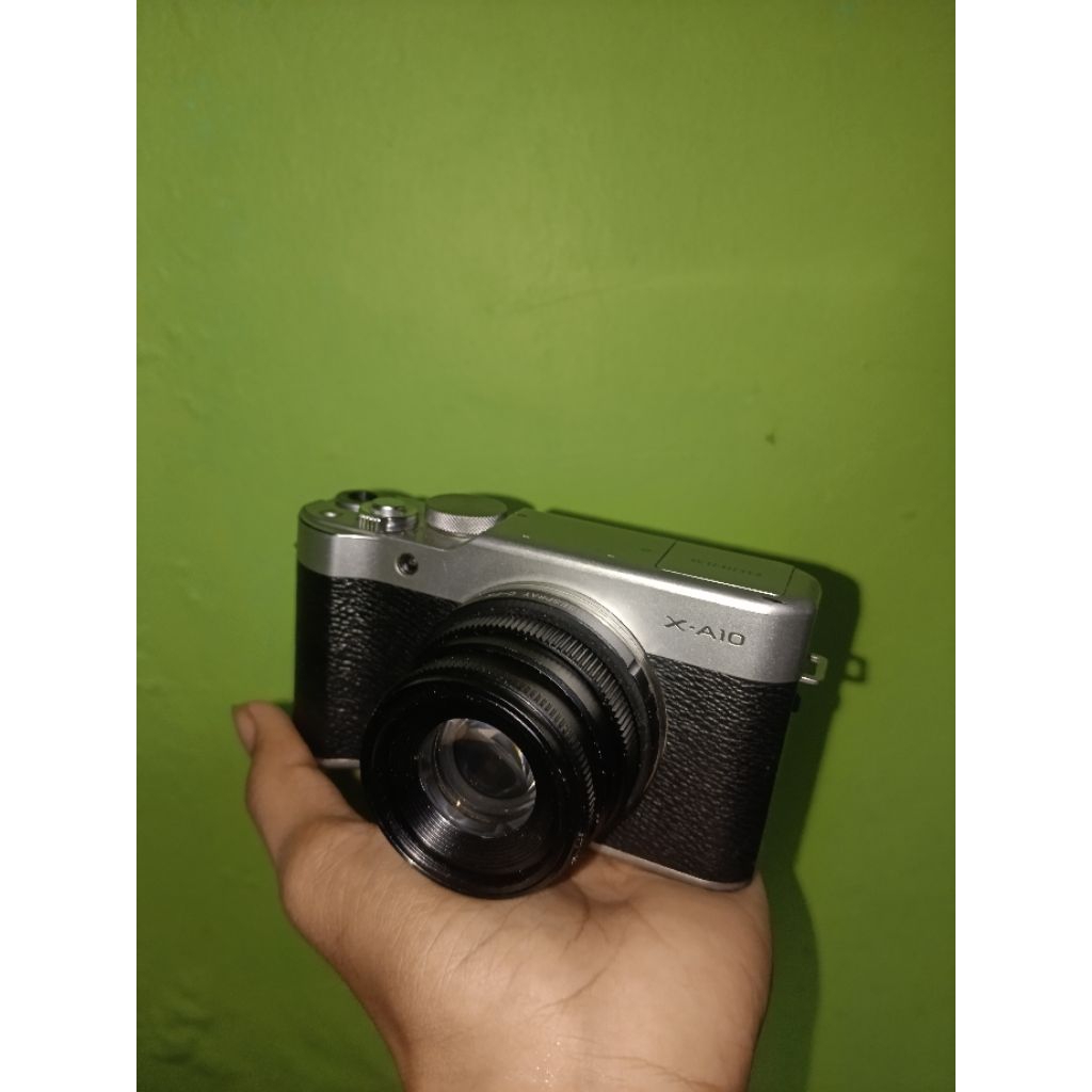 KAMERA MIRRORLESS FUJIFILM XA-10