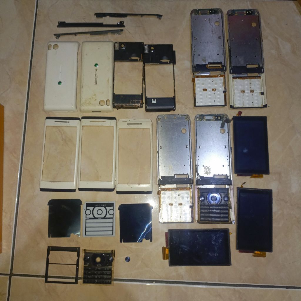 Casing bekas original Sony Ericsson U10i Aino cek foto cel deskripsi