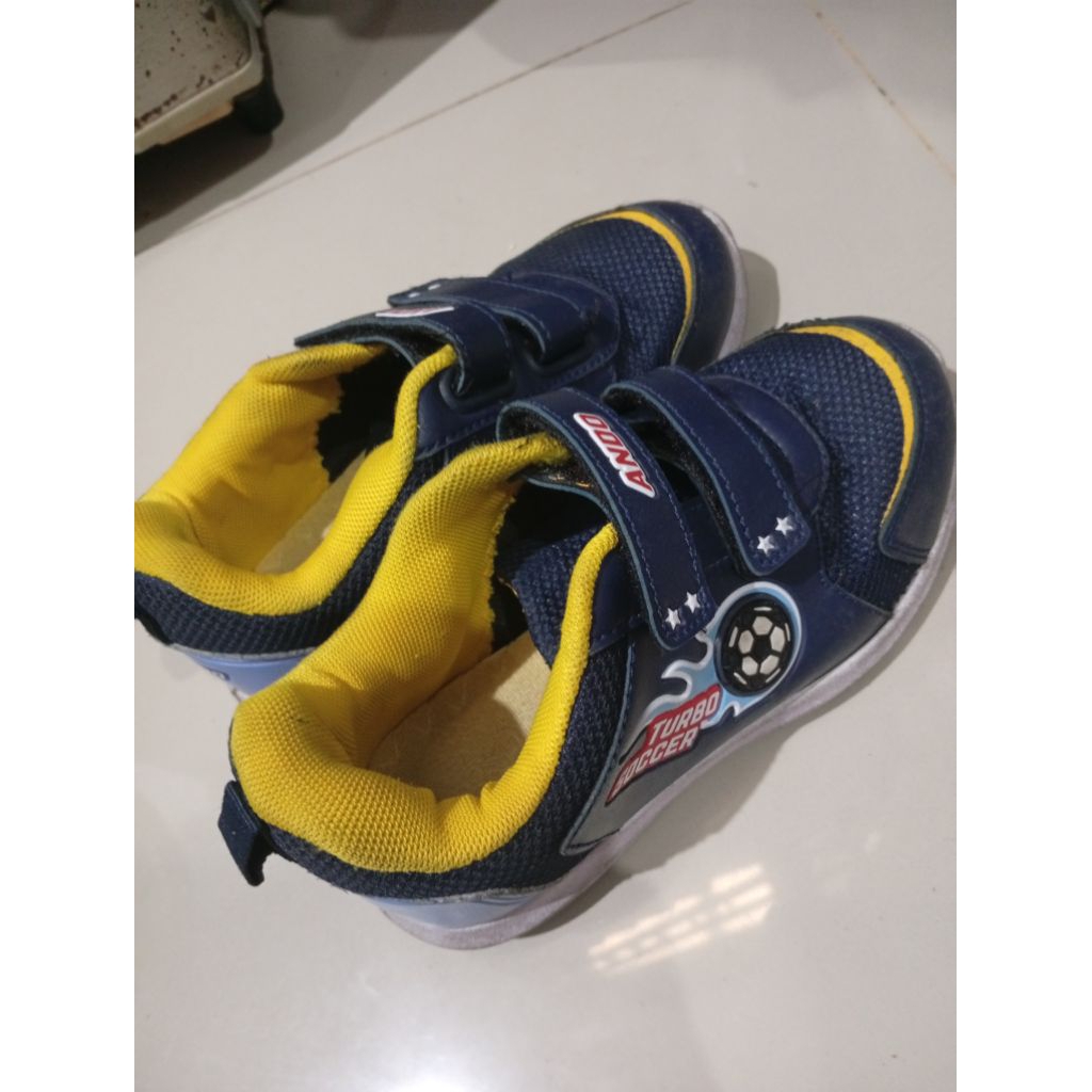 preloved sepatu anak laki laki merk ando