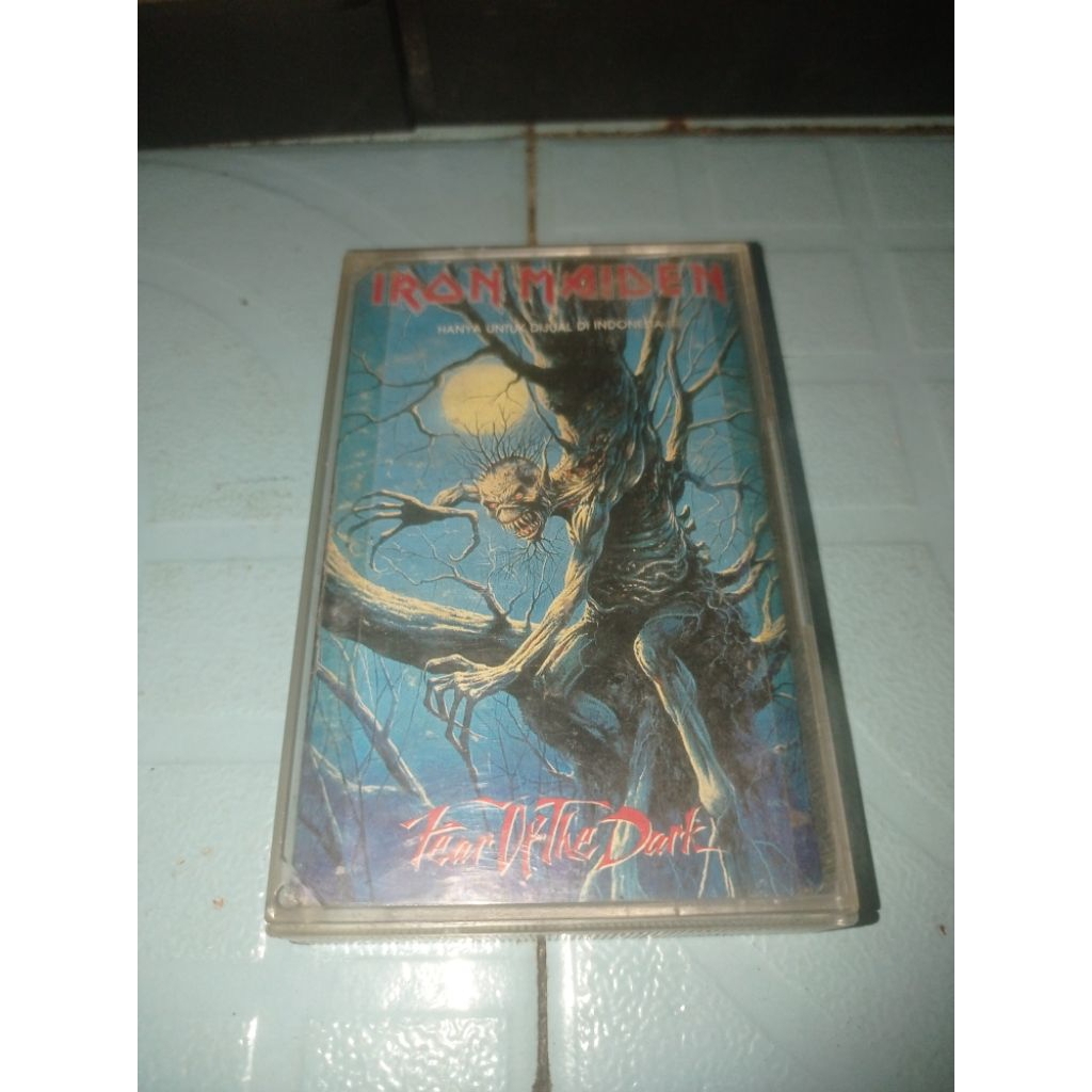 Kaset Pita IRON MAIDEN - FEAR OF THE DARK