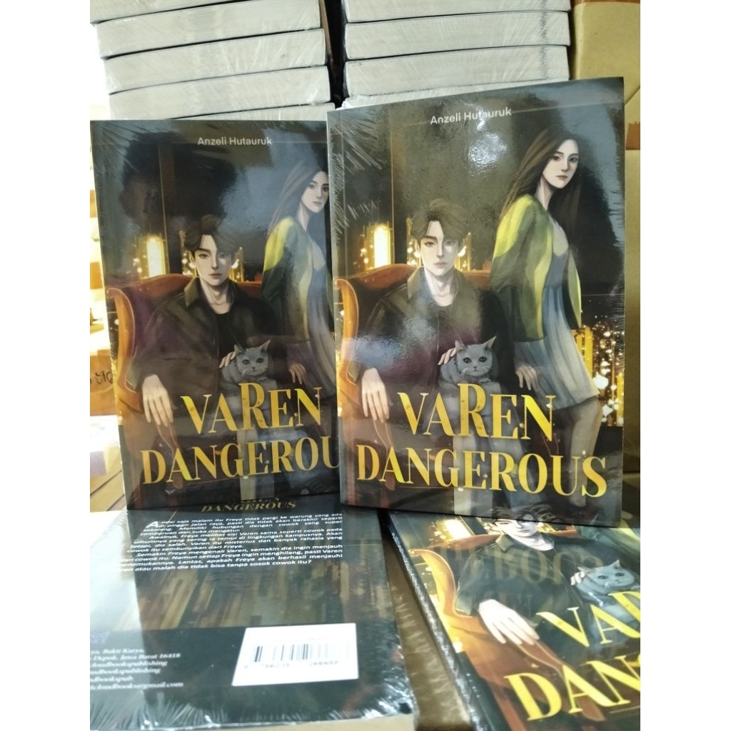 Novel Varen Dangerous - Anzeli Hutauruk