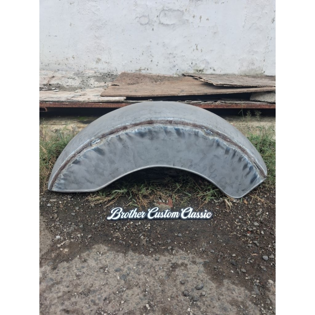 Spakbor harley spakbor bobber belakang tapak lebar