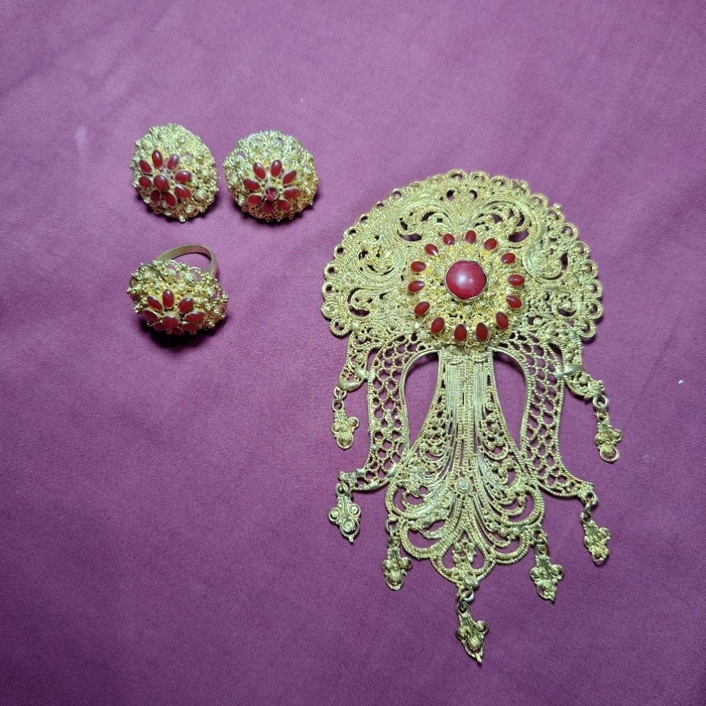 Set bros alpaka emas bali warna merah