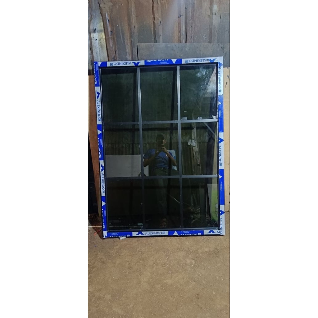 jendela aluminium alexindo kaca mati ornamen ukuran L 100 x T 140 free pecking kayu