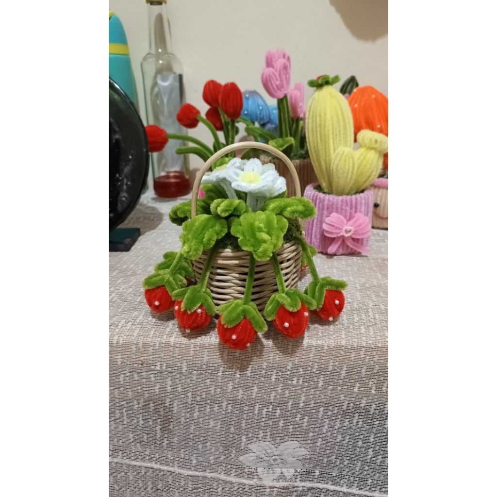 Strawberry Merah Kawat Bulu Hiasan Rumah