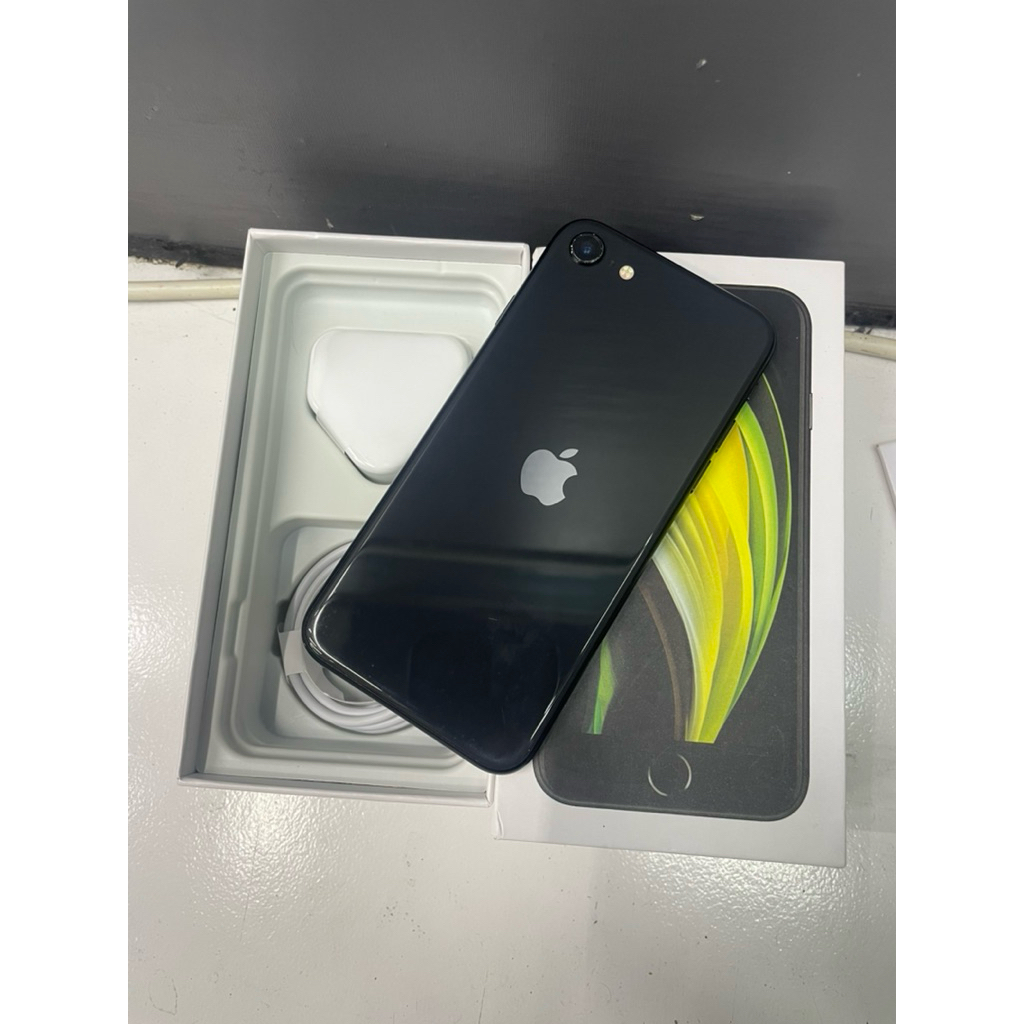 Second iPhone SE Gen 2 128GB signal On