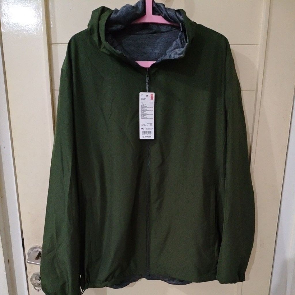 JACKET UNIQLO PARKA REVERSIBEL OLIVE