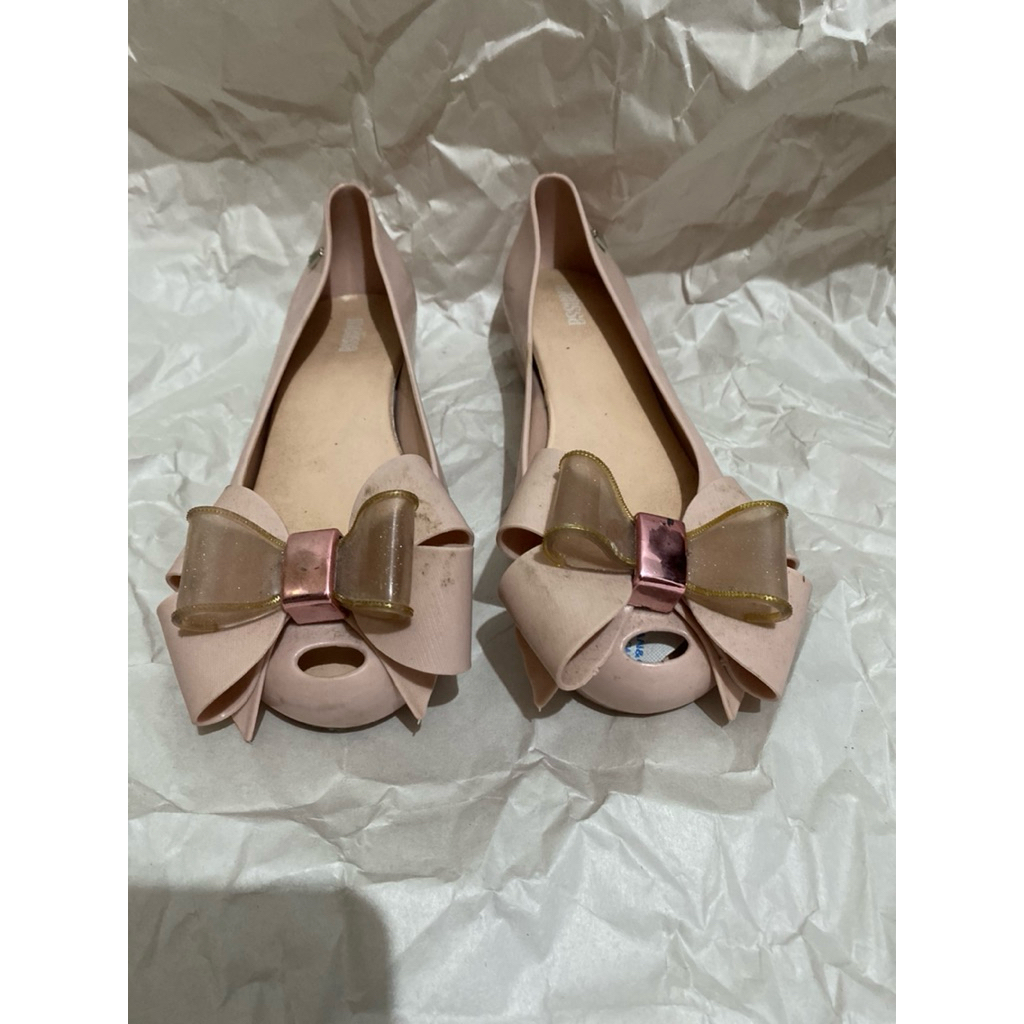 sepatu flat wanita warna pink merah muda kondisi masih bagus minus banyak karena kotor pemakaian sep