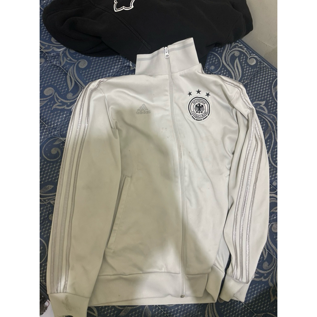 tracktop adds german