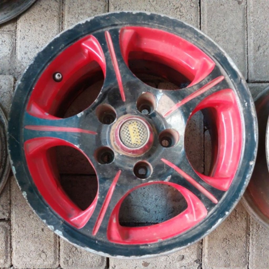 Velg Second Mobil Ring 14 PCD 5x114.3 Bekas