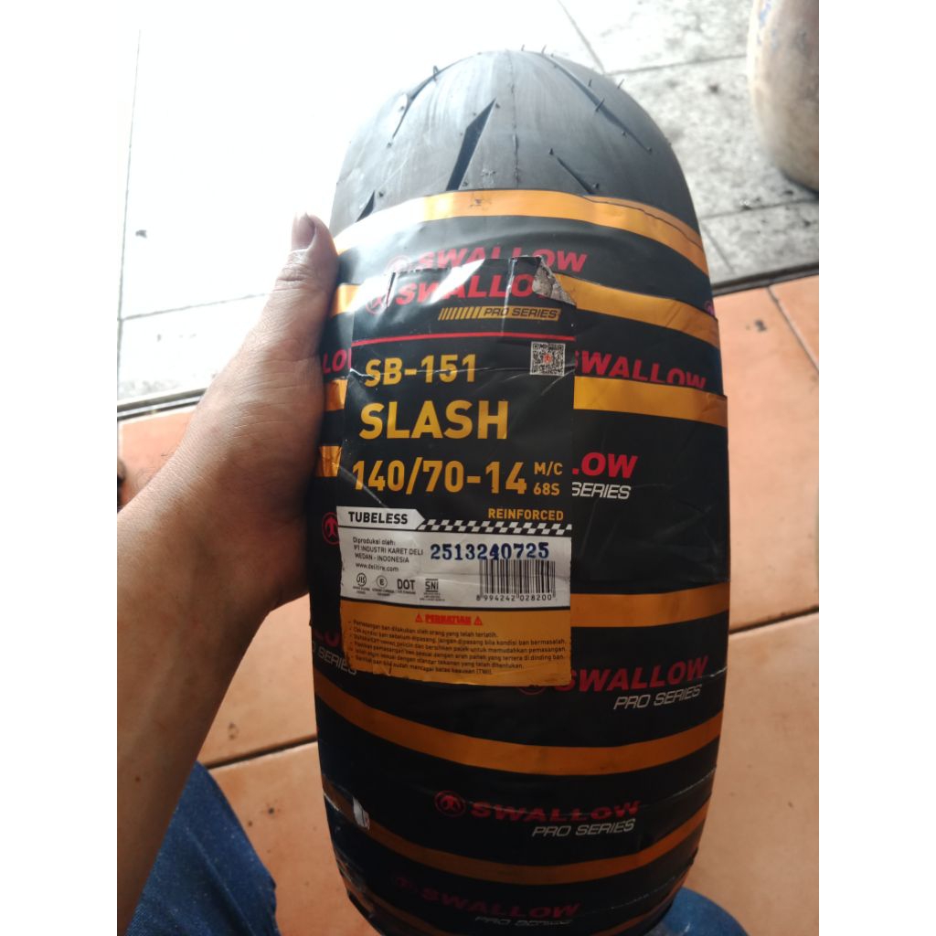 SWALLOW SLASH 140/70-14