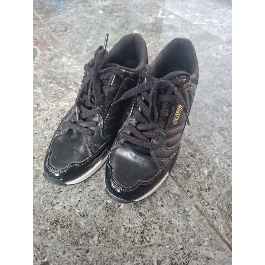 Guess Shoes (Preloved) Sepatu Guess Original Second exPemakaian Pribadi