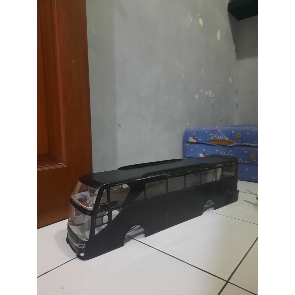 kopongan miniatur bus skala 20.