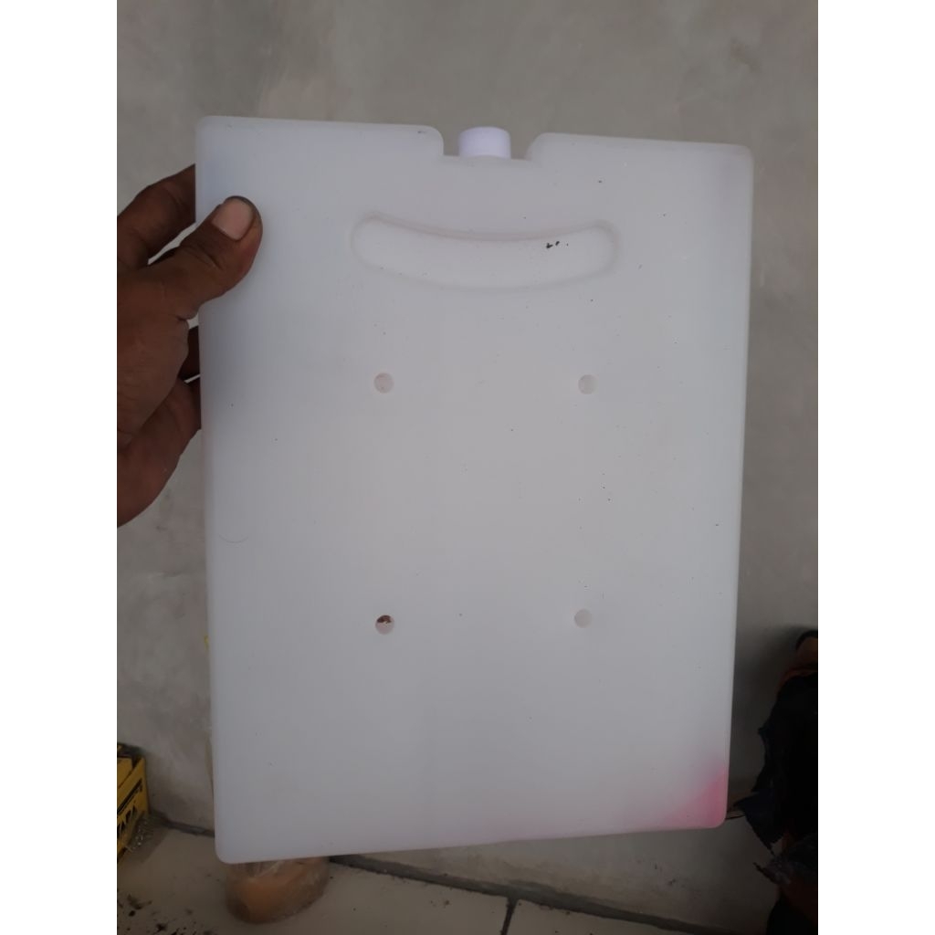 Botol Ice Pack Kosong 30x22x3cm - Hemat Biaya Usaha, Kuat dan Tebal, Praktis untuk Pengusaha