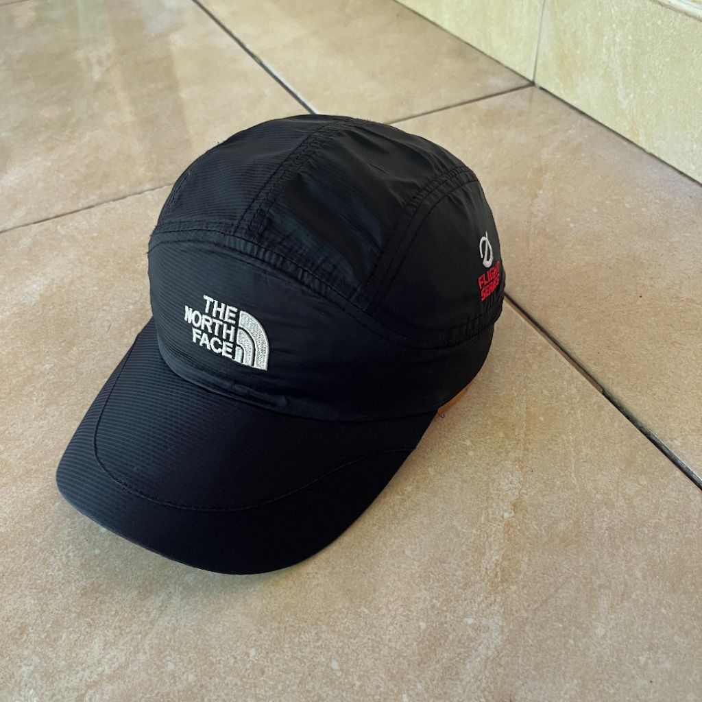 topi tnf flight series bahan parasut goretex warna hitam
