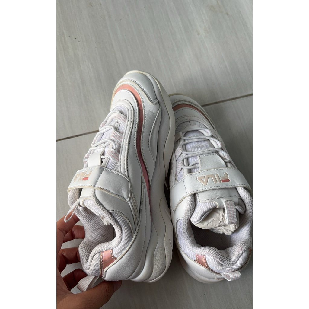 sepatu fila anak white