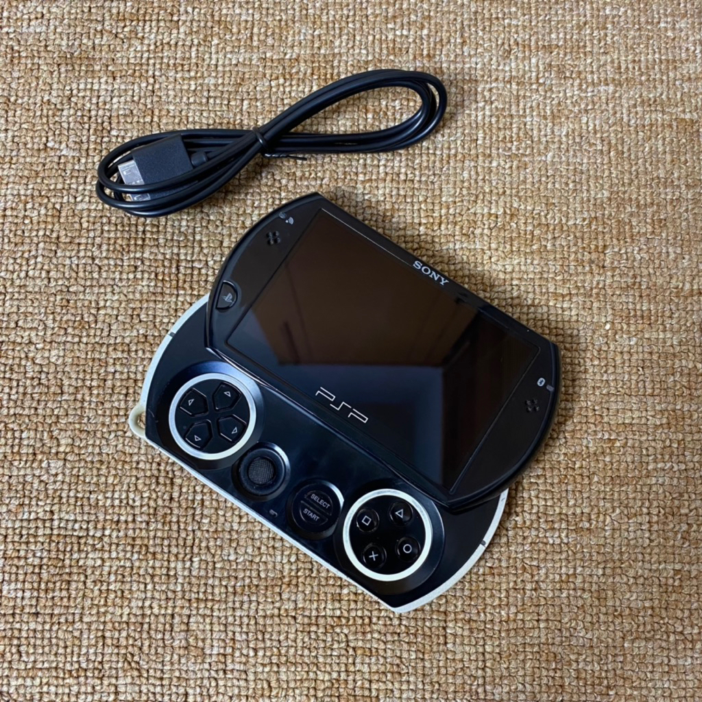 Sony Playstation Portable / Psp Go CFW 16 GB