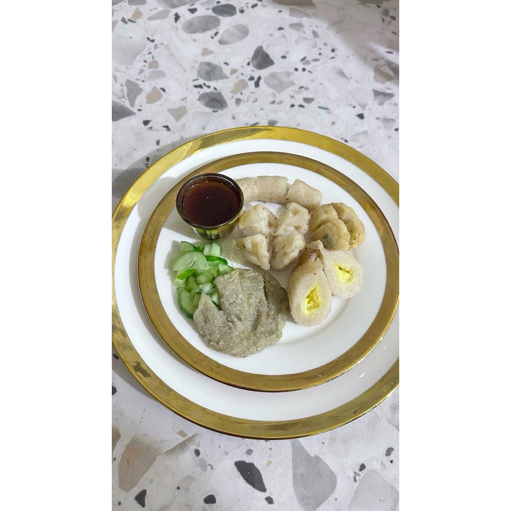 Pempek ikan ekor kuning