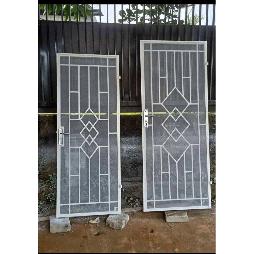 pintu tralis pintu dobel lengkap dengan kasa nyamuk tralis pengan rumah kuat dan kokoh