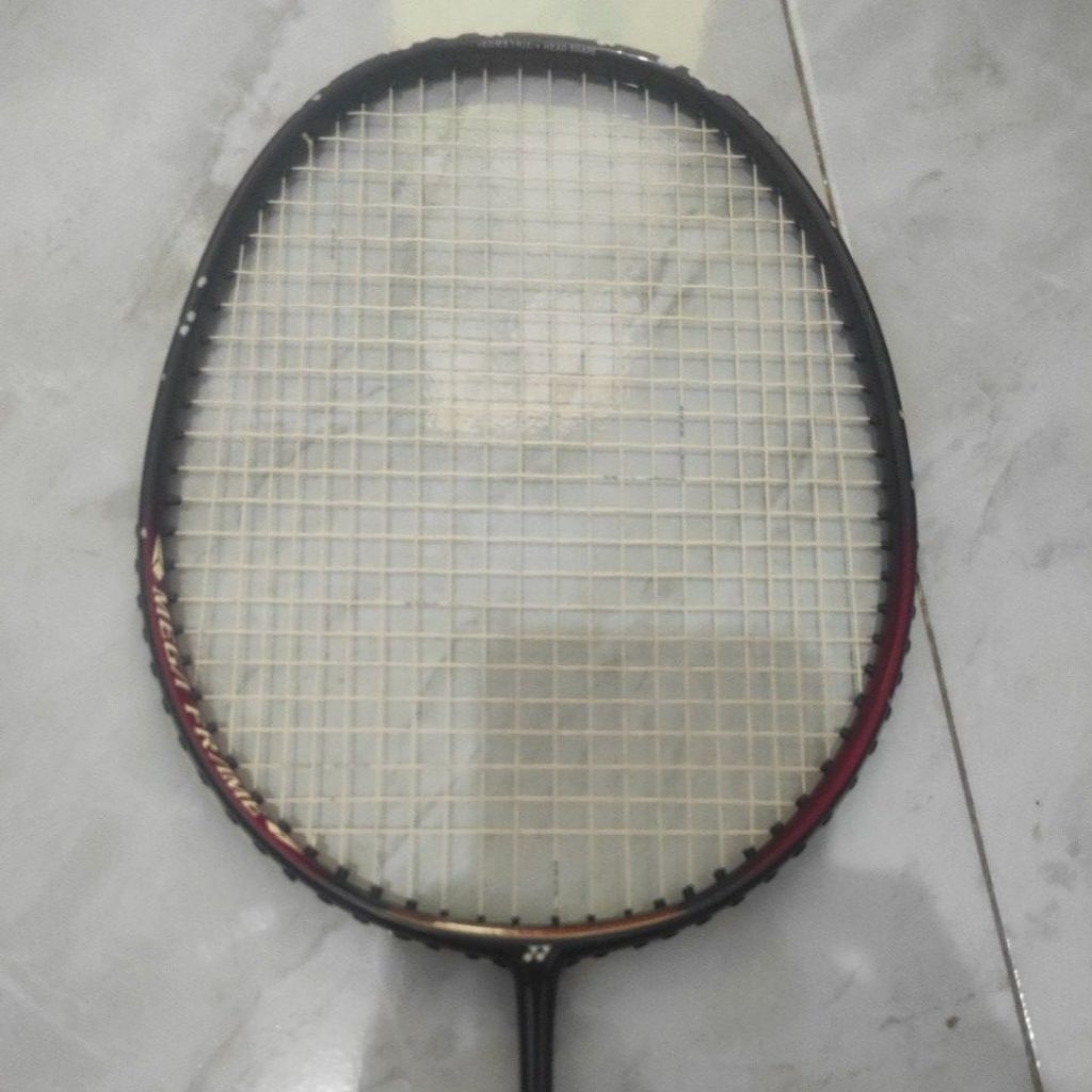yonex isometric 53 MF