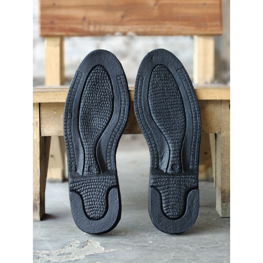 Outsole sepatu/sandal slop cowok