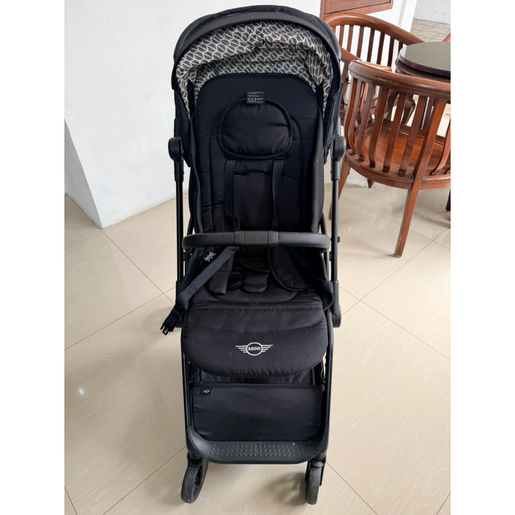 Preloved Easywalker Mini Buggy turn