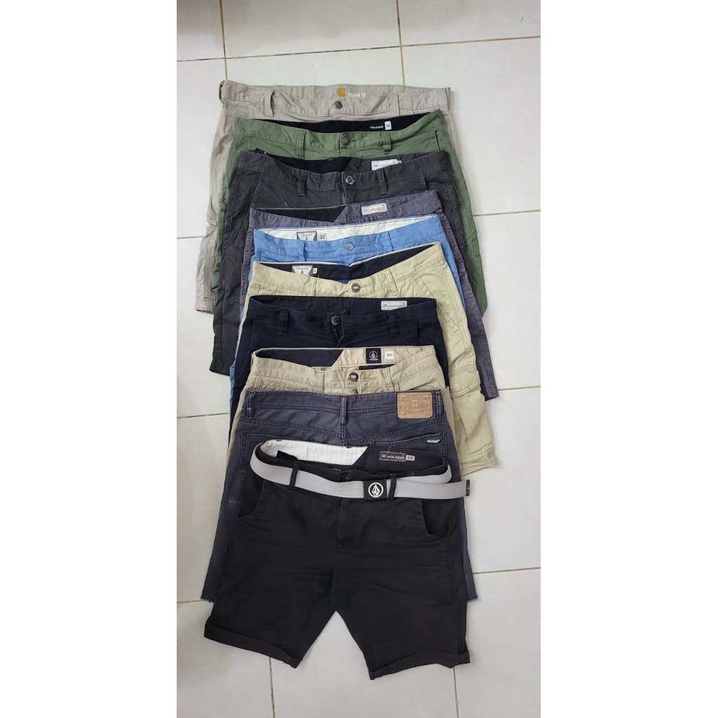 Preloved celana pendek volcom