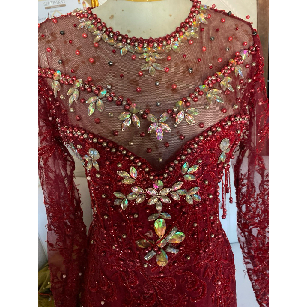 PL gaun pengantin slim Ekor warna maroon