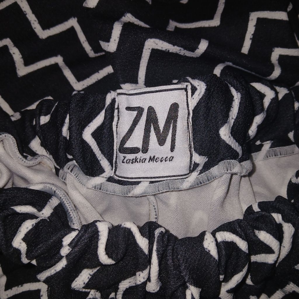 preloved - ZM Zaskia Mecca Zigzag Pants