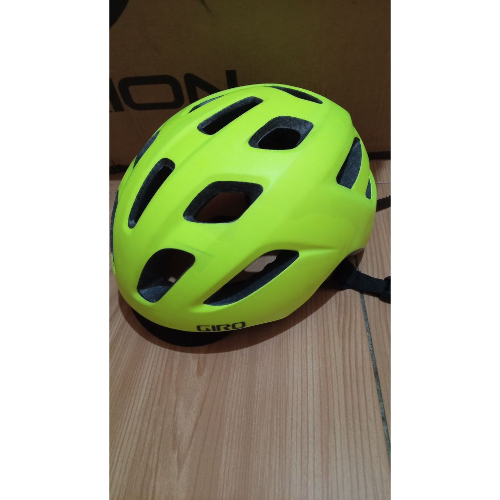 helm sepeda giro