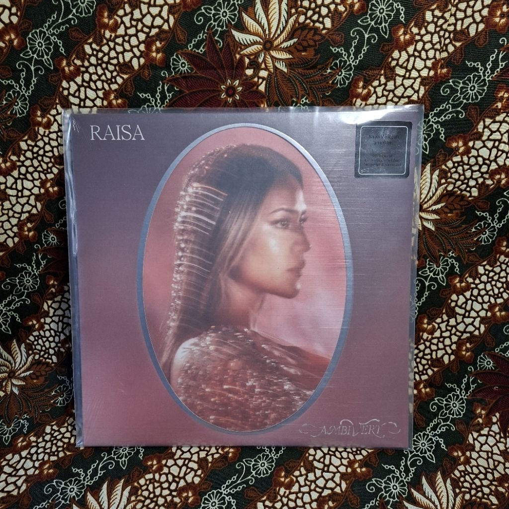 Vinyl Raisa - ambivert