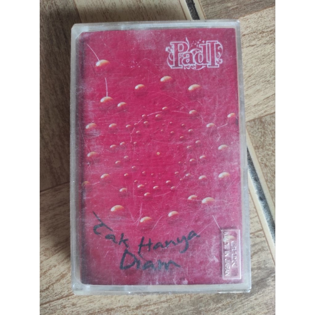 kaset pita PADI "tak hanya diam" (bootleg)