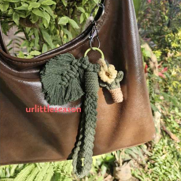 Gantungan Tas Macrame Daisy Handmade | Gantungan Kunci Aesthetic | Charm Tas | Macrame Daisy