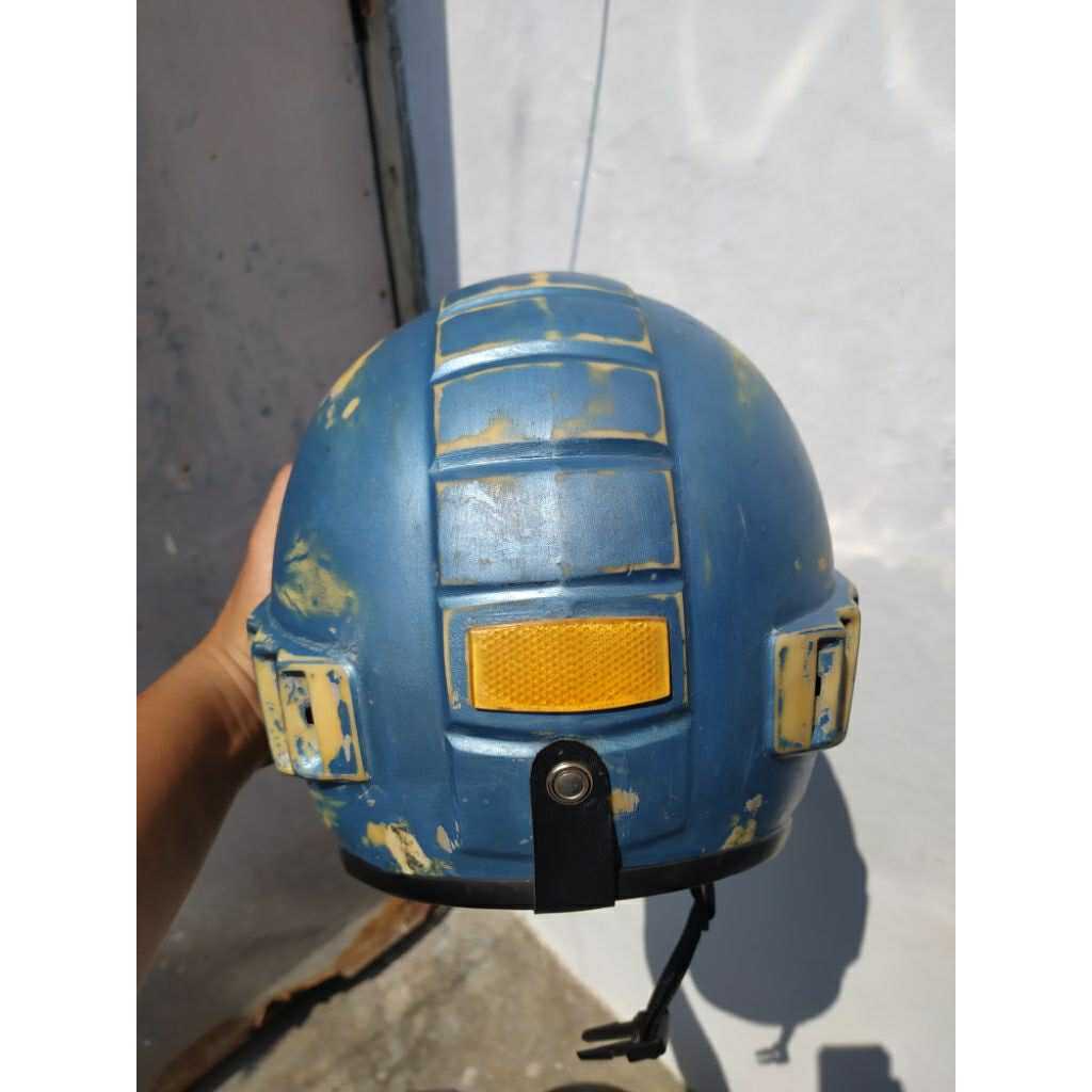 Helm robot jadul mata kucing original gading