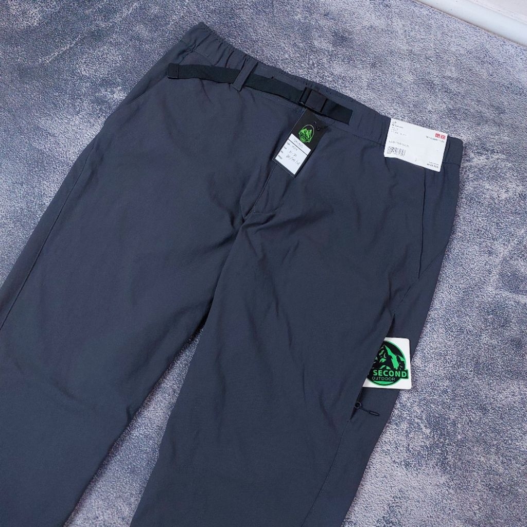 UNIQLO size 31-32 celana gunung outdoor second original