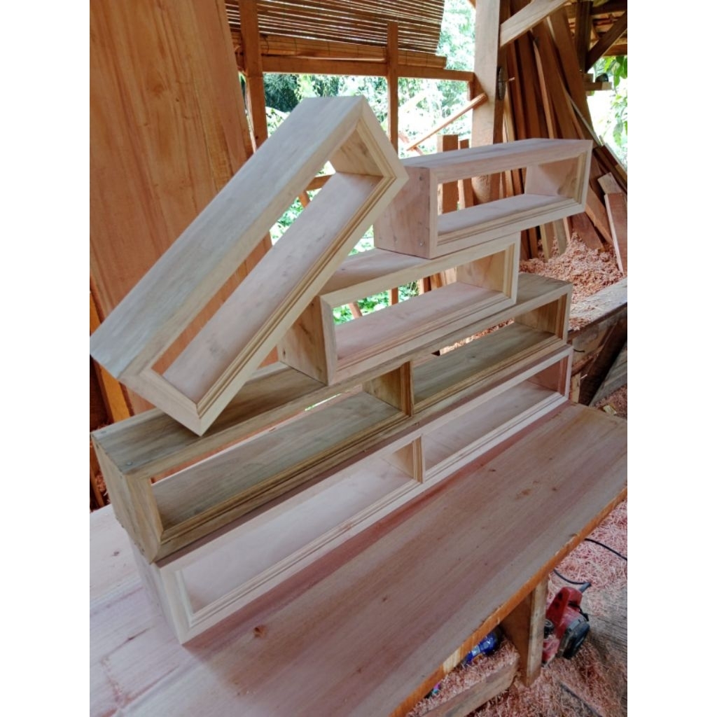 Loster lubang angin pintu, jendela, dari kayu jati, mahoni, cayur.