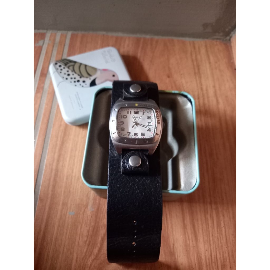 Jam fossil gaban preloved
