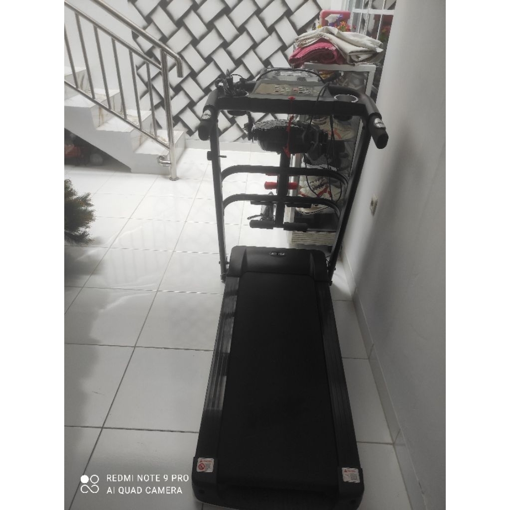 Treadmill 2.0 HP Listrik alat fitnes treadmill elektrik LED bekas like new jarang pakai