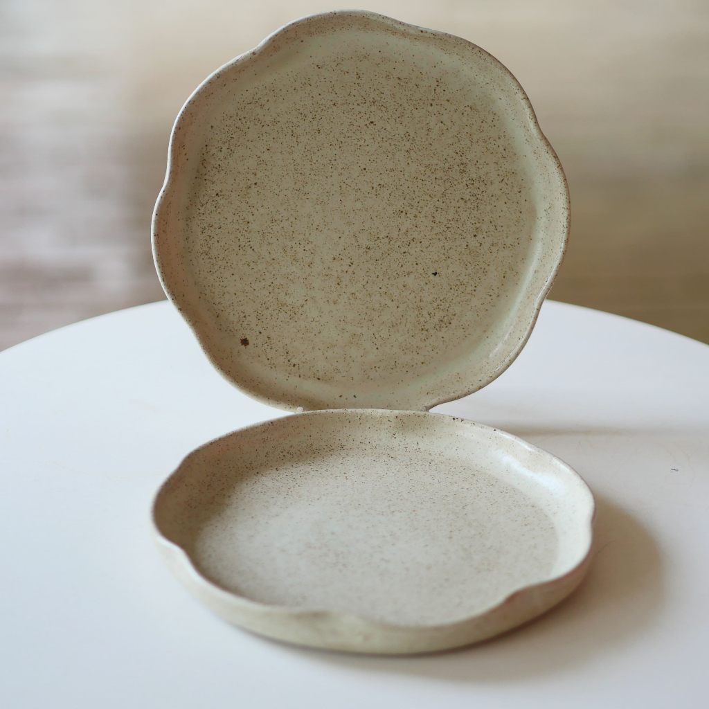 kaloka pottery - Plate  - Plate P.12  Solid Bone series