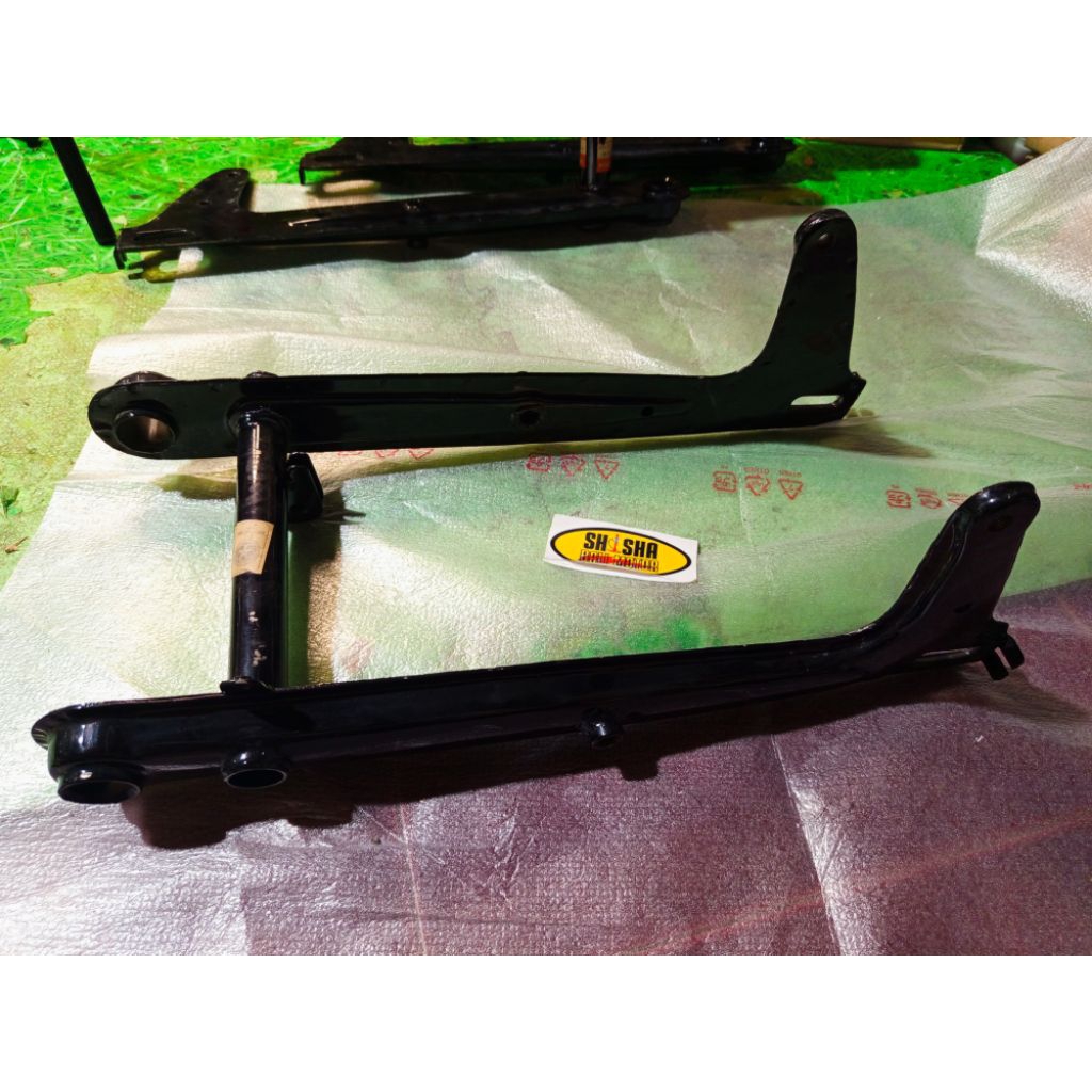 Swing Arm Lengan Ayun Suzuki A100 A 100 Tahun Tua Lawas  Original SGP 61100-23410L019