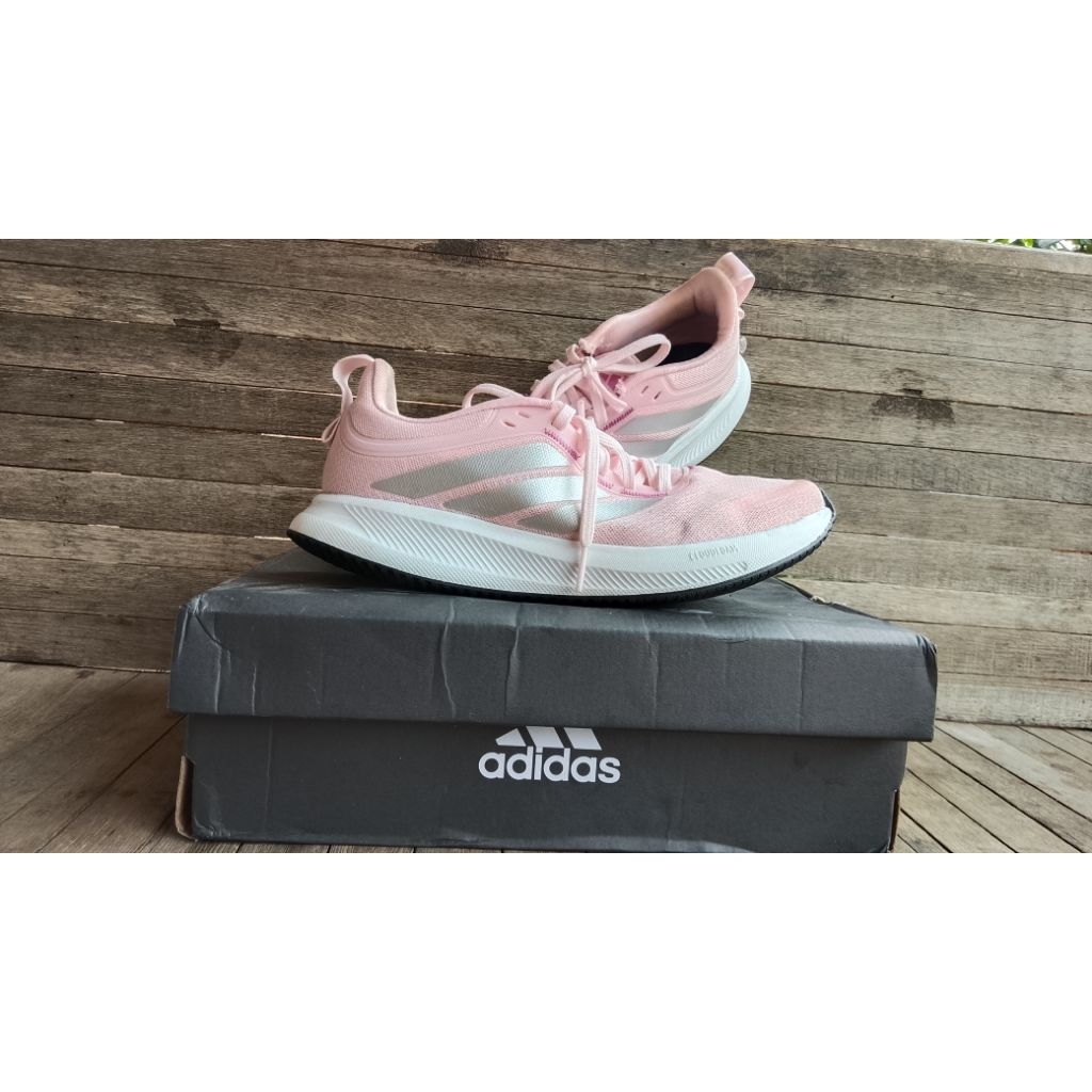PRELOVED SEPATU RUN BLAZE PINK