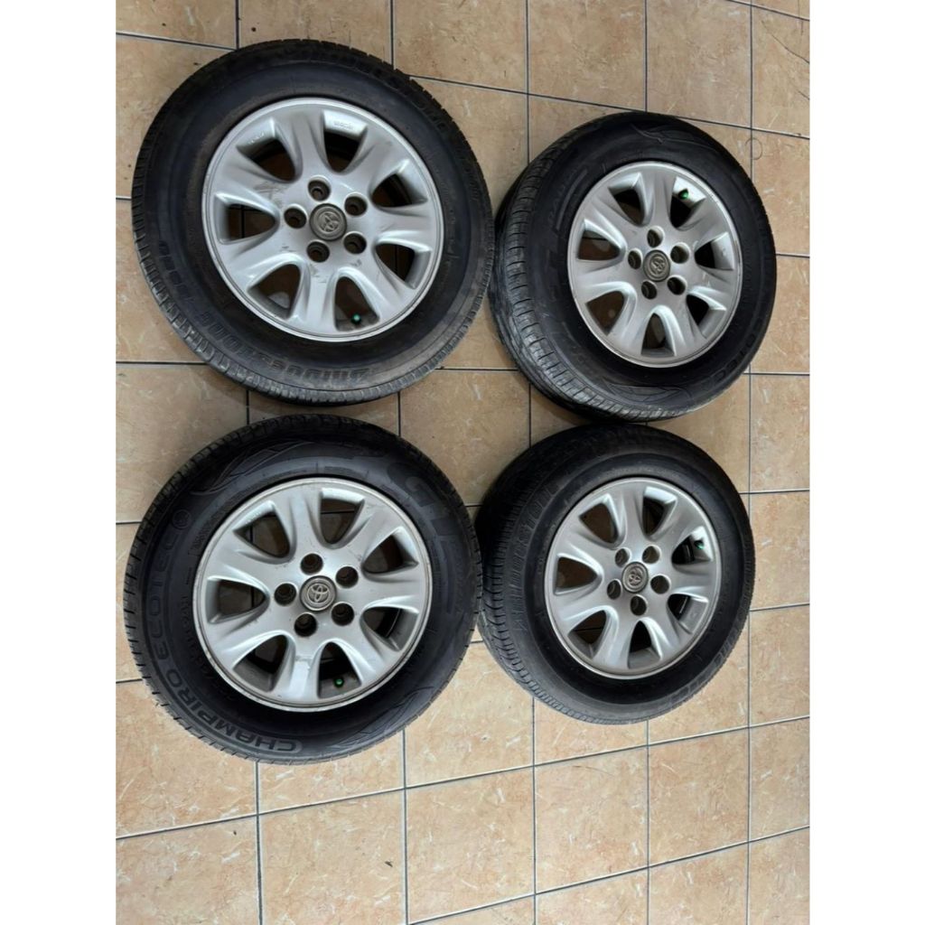 VELG BEKAS TOYOTA CAMRY EING 15 LEBAR 6 INCH PCD 5 X 114,3 ET45 SILVER UKURAN 205 65 R15 COCOK UNTUK