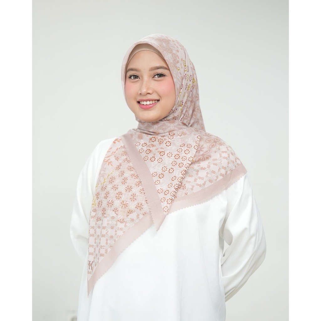 Nerra Series - Puru Kambera Signature Scarf