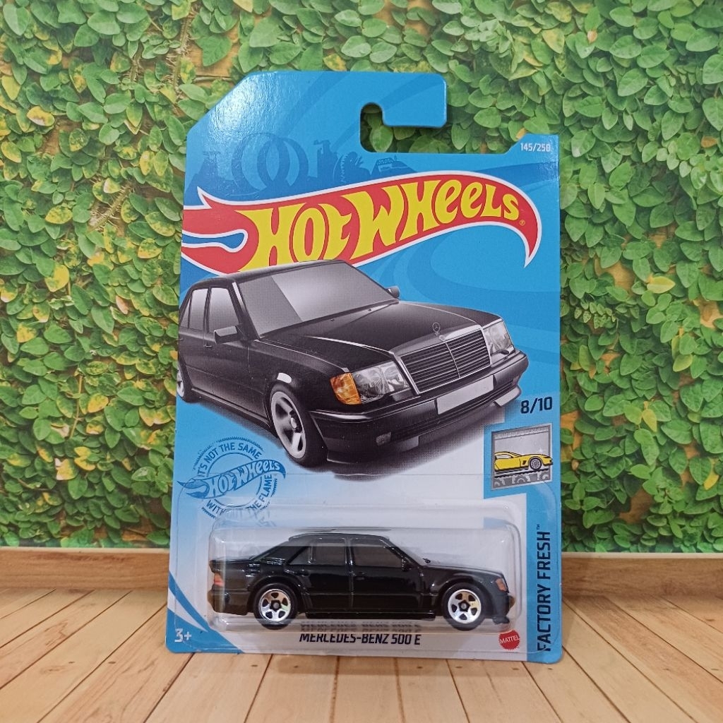 Hot Wheels Mercedes Benz 500 E